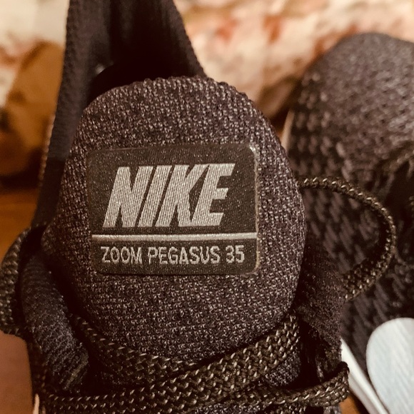 PREOWNED like new NIKE WOMEN’S AIR ZOOM PEGASUS 35 SNEAKERS excellent condition - Picture 9 of 10